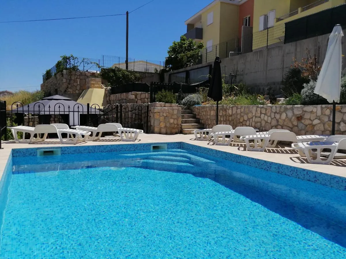 Family Apartments Grguric Pag Town