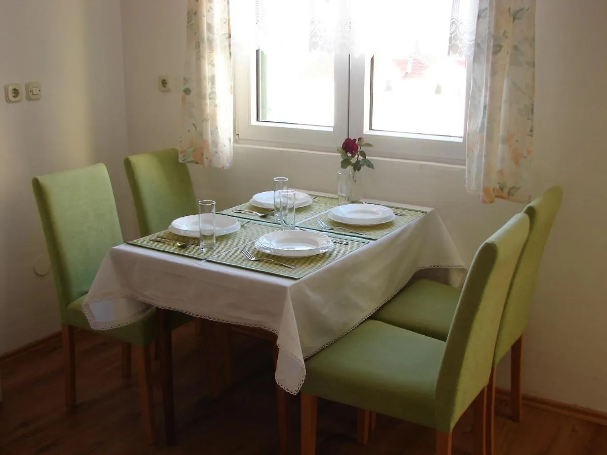 Family Apartments Grguric Pag Town Croatie