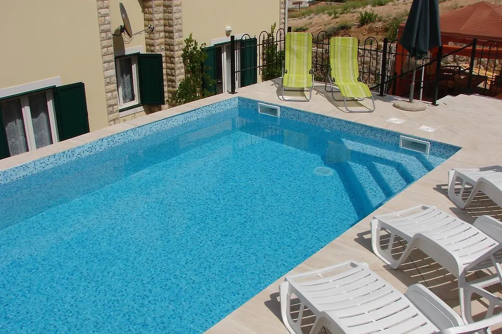 Family Apartments Grguric Pag Town