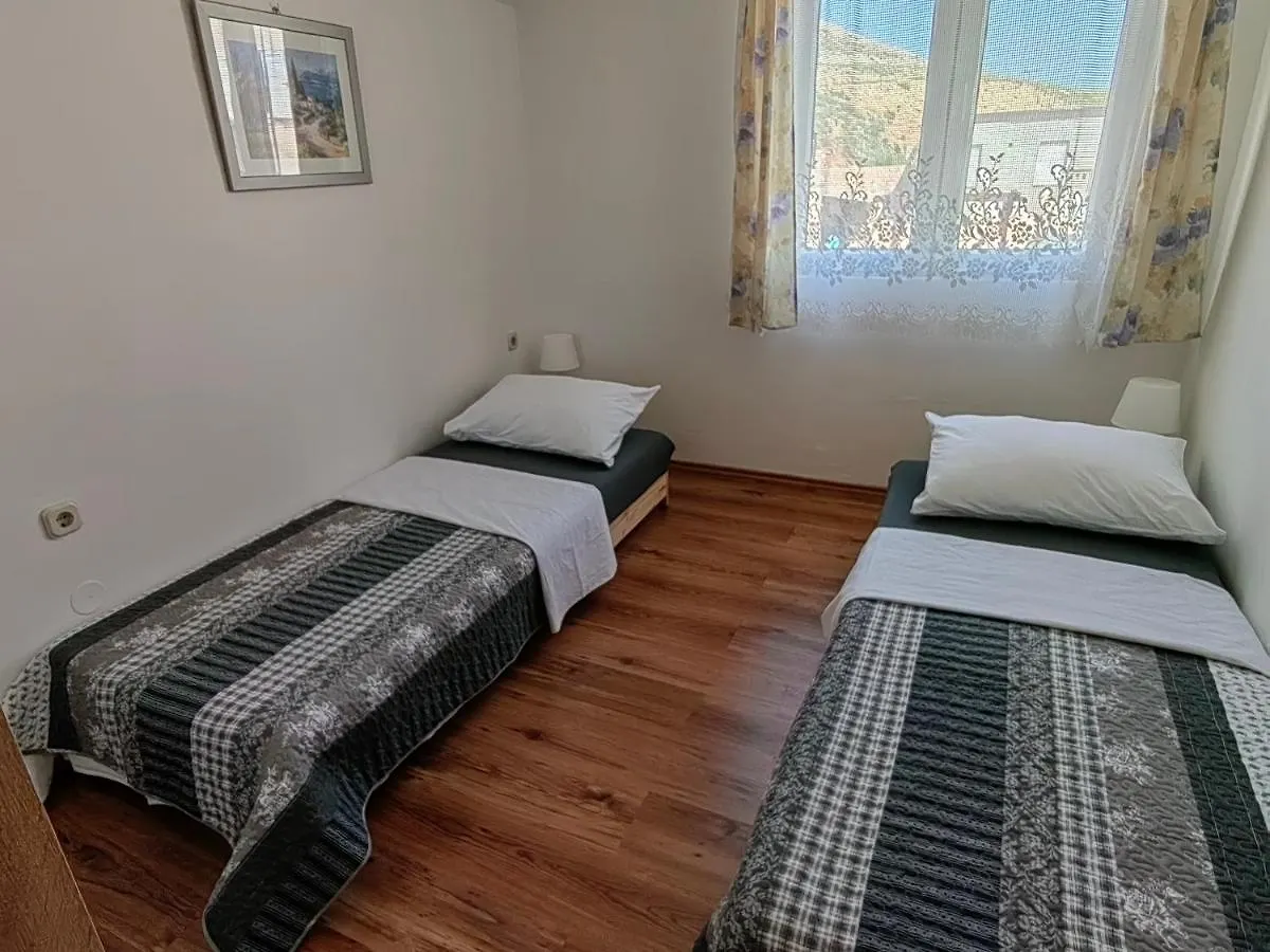 Family Apartments Grguric Pag Town